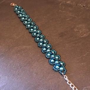 Turquoise pearl bracelet.
