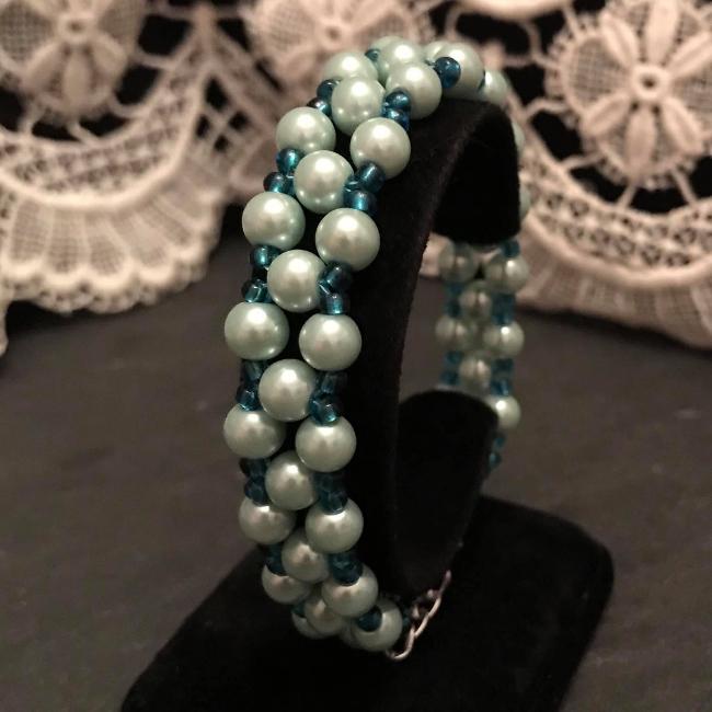 Mint pearl bracelet.