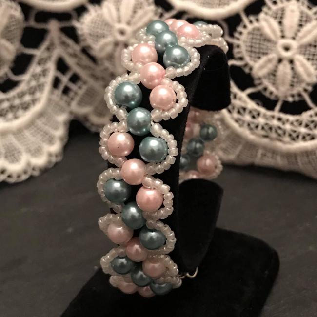 Evelyn pearl bracelet.