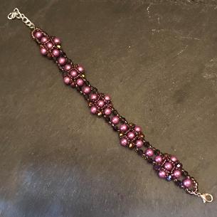 Purple and mauve pearl bracelet.