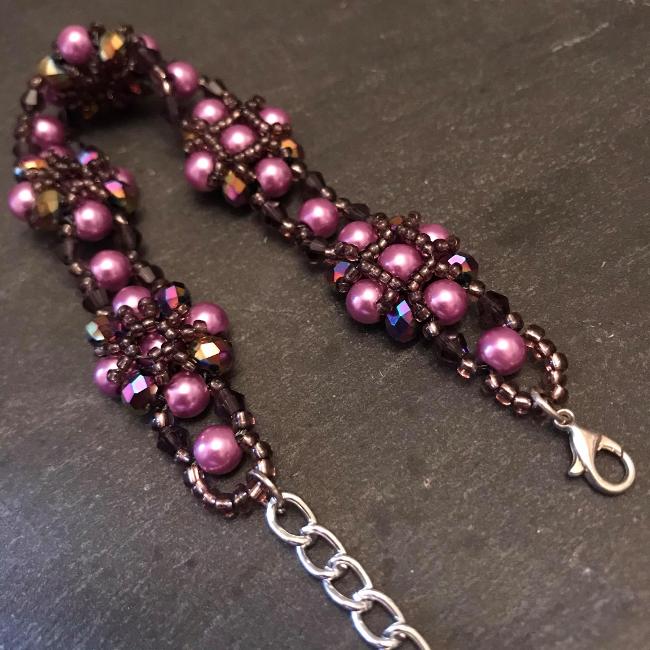 Purple and mauve pearl bracelet.